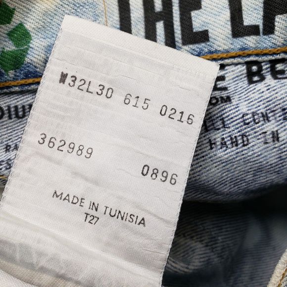 The Laundry Room Bleached Denim Texas Flag Shorts Sz M Redone Levis 615 - Picture 8 of 12